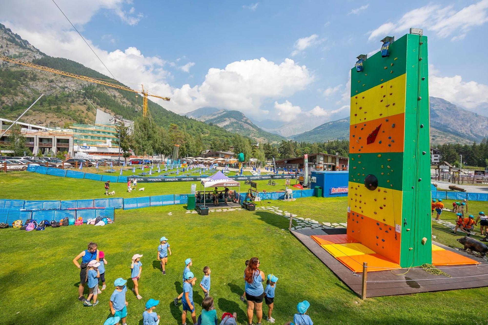 Il Rododendro City Center - Happy Rentals Bardonecchia Exteriör bild